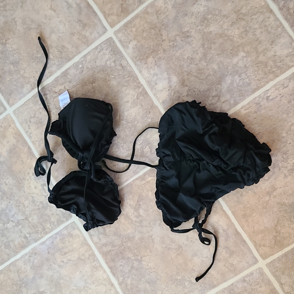 Bikini - Picture 2 of 3